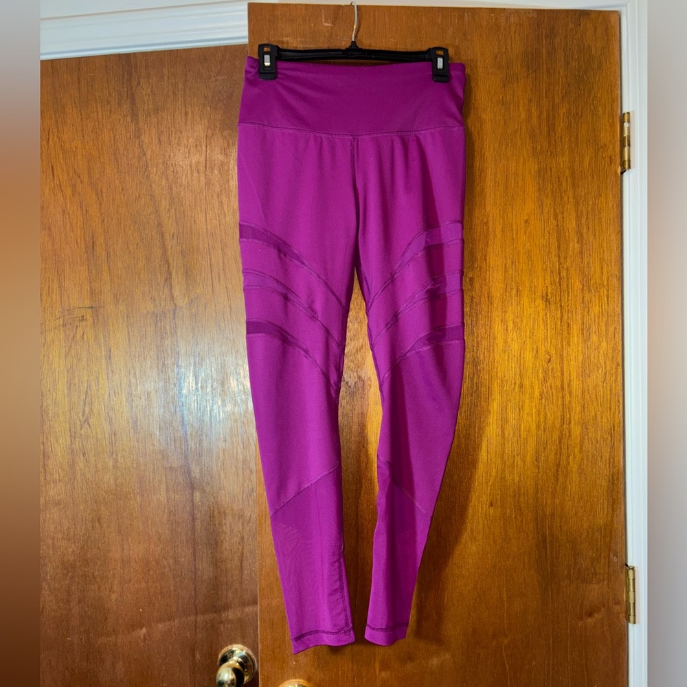 🌹 Yogalicious Magenta Leggings